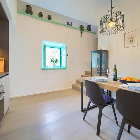 Apartman Bastinica Delux Ap 5 * * * * * *